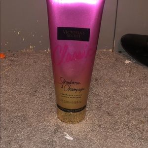Victoria secret strawberry &Champagne lotion